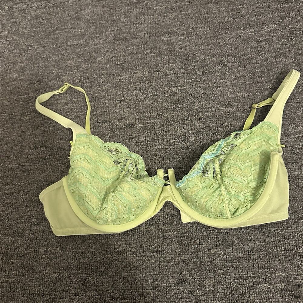 Victoria’s Secret Very Sexy Size 38D lime green underwire bra